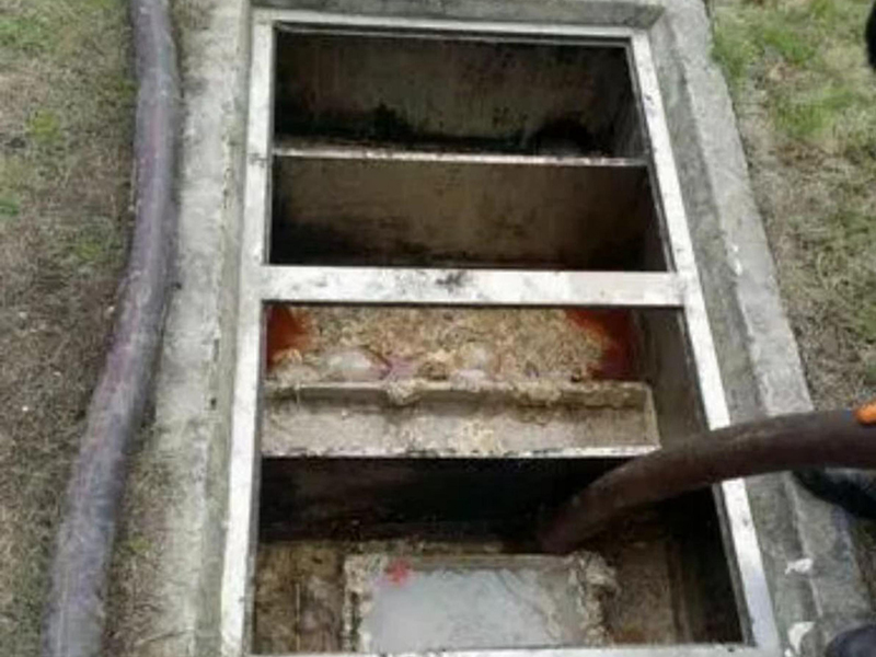 南宝镇隔油池清理