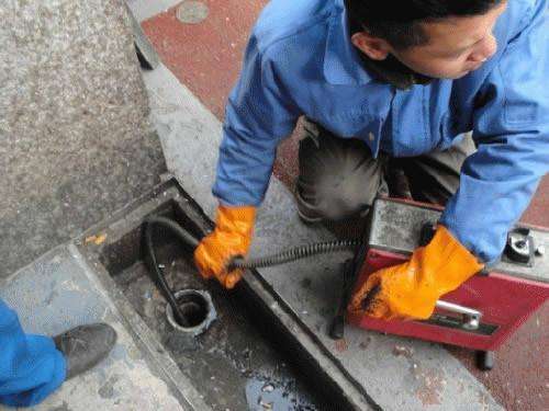 南宝镇疏通下水道